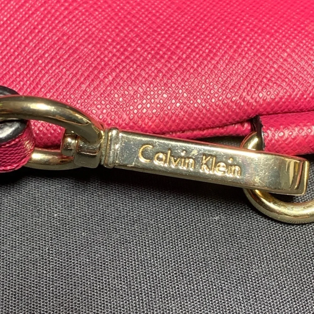 CALVIN Klein wristlet